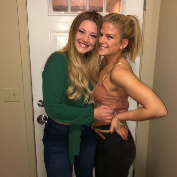 Meet your Posher, Alexis - Picture 3 of 3